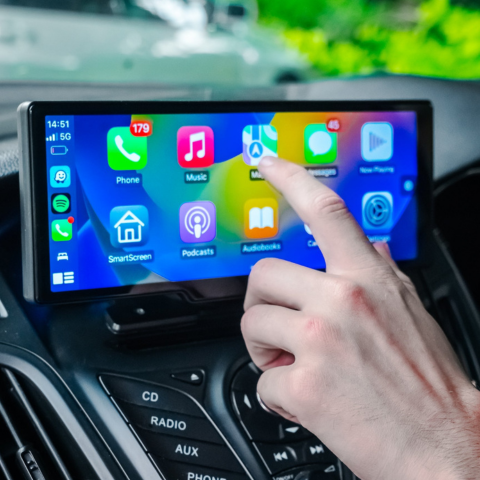 Schermo Multimediale Senza Fili – Connettività e Navigazione Semplificata