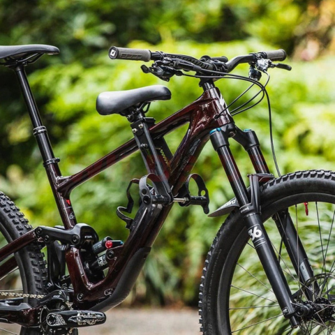 自転車用の子供用前座席とサポート